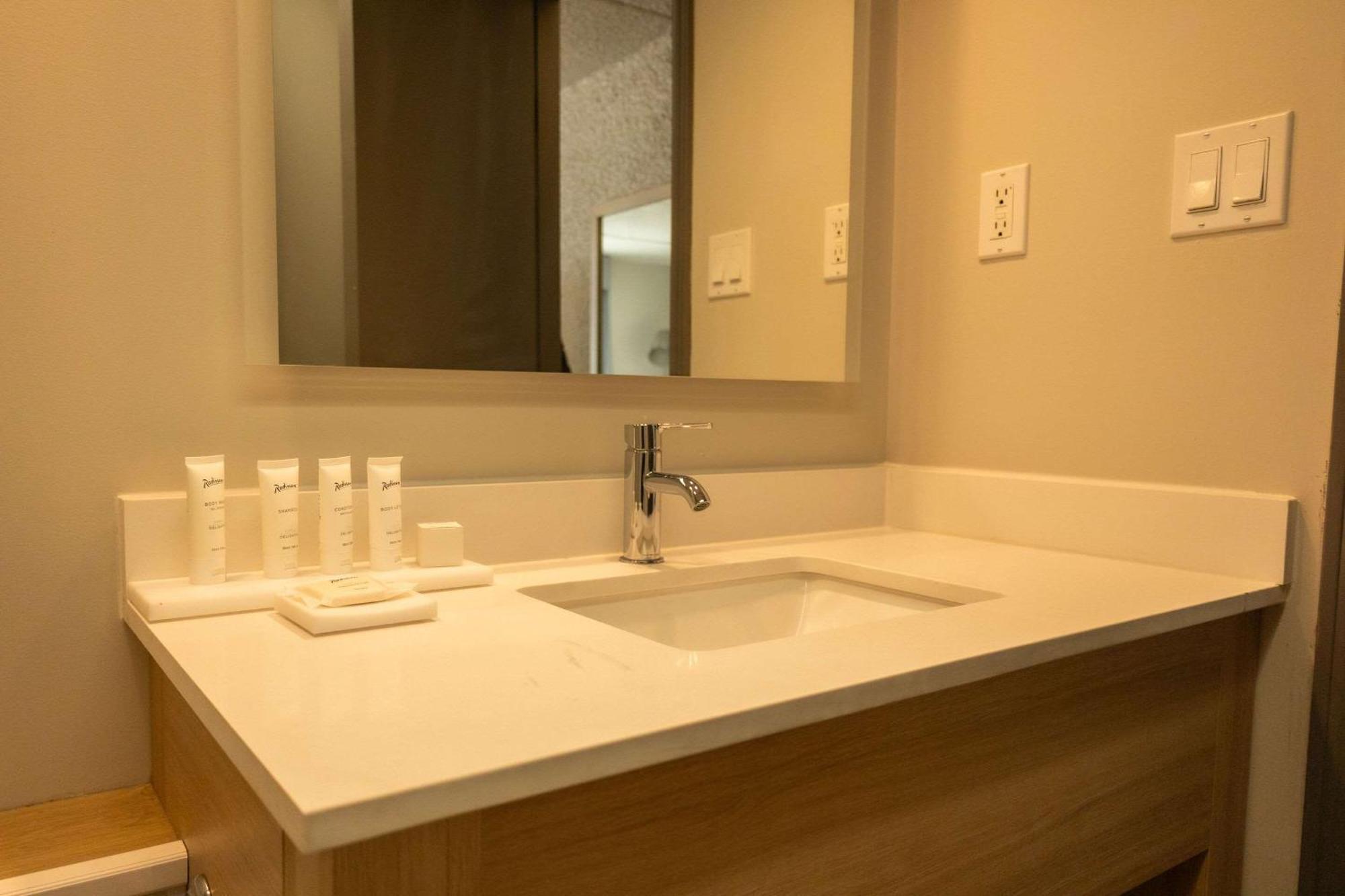 Fort St. John Radisson Hotel Fort St John מראה חיצוני תמונה