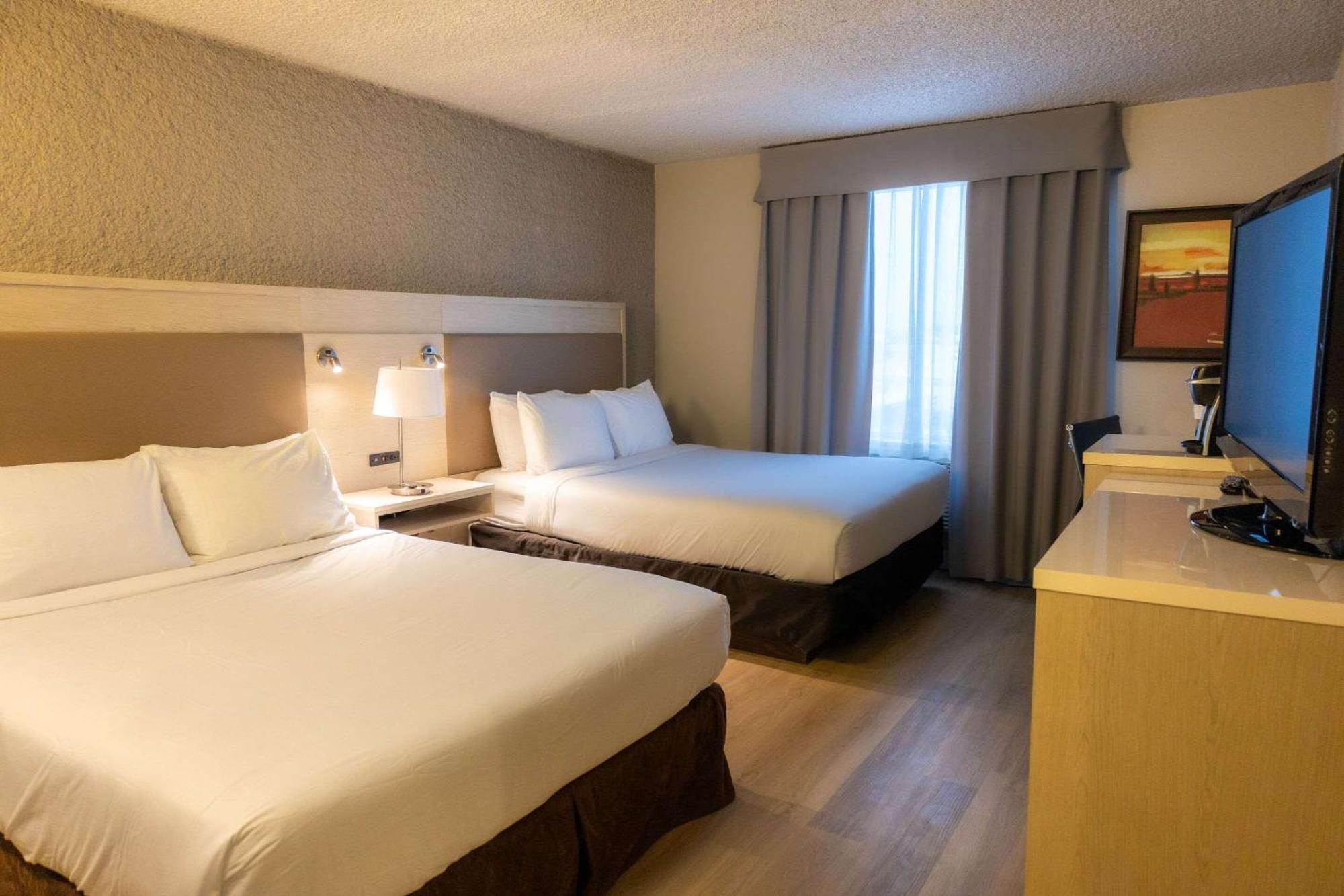 Fort St. John Radisson Hotel Fort St John מראה חיצוני תמונה
